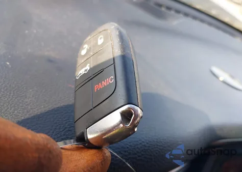 2017 Dodge Challenger Sxt z USA, uszkodzony, nr VIN 2C3CDZAG5HH573344